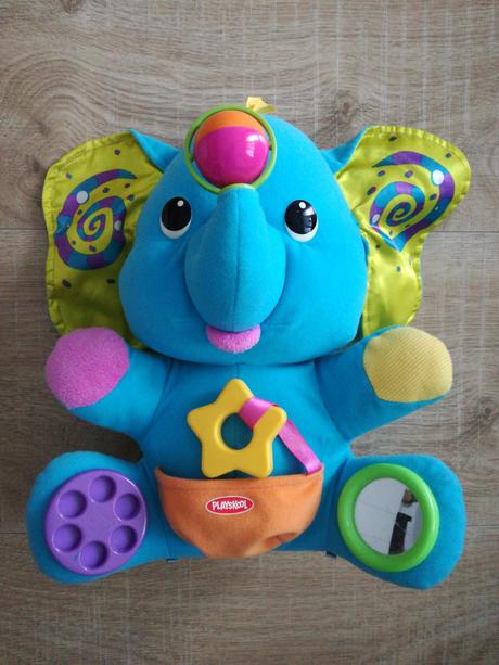 Interaktivny slonik playskool,