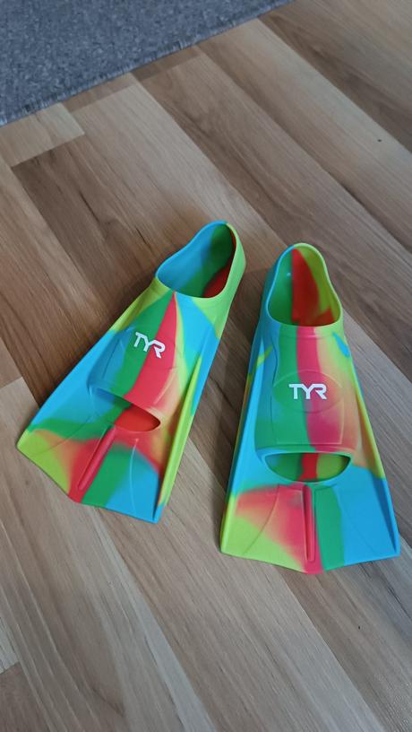 Plavecke plutvy tyr, 