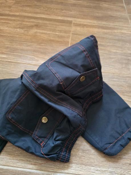 Nohavice č.104, 104