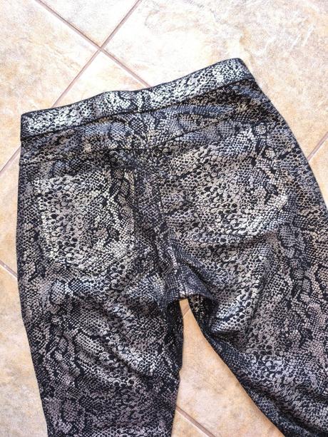 Extravagantné slim-strečové nohavice hue, xs