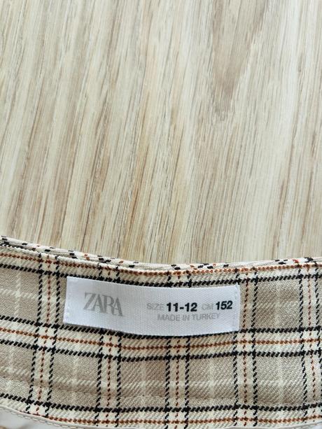 Krásna skladaná sukňa značky zara, zara,152