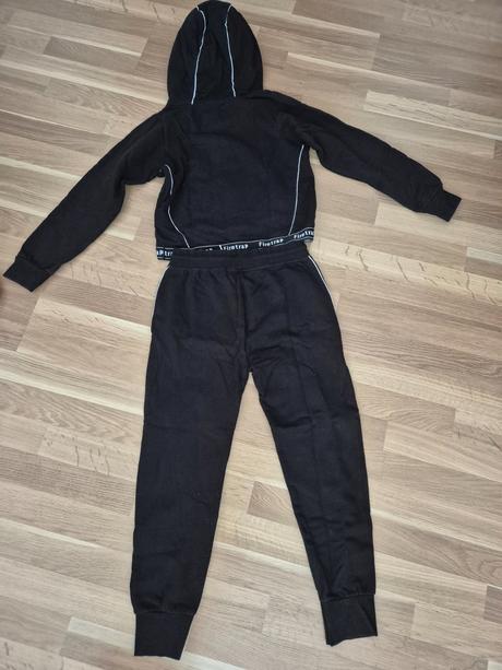 Tepláková súprava, 152