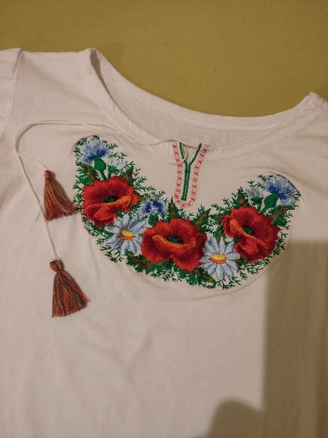 Vyšívané tričko 146/152, 146
