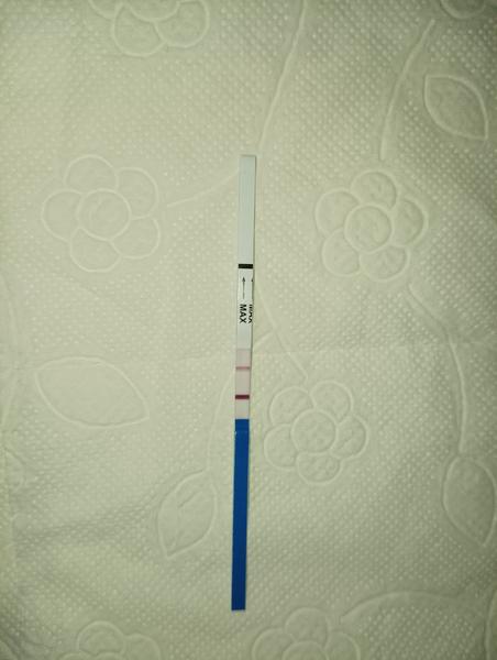 Meškajúca menštruácia po potrate: Silná či slabá čiarka?