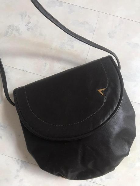 Kožená taška na plece,