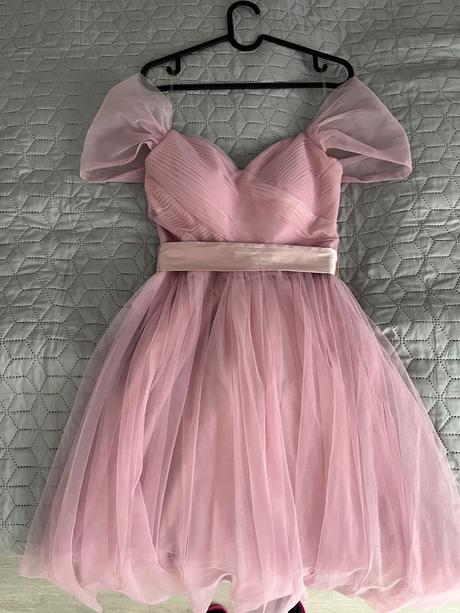 Spolocenske saty tylove s padnutymi ramenami, s