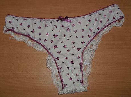 Romanticke kvietkovane nohavicky, s