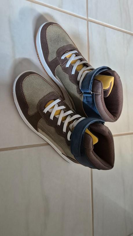 Botasky, reserved,38