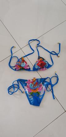 Bezchybné extravagantné plavky, m