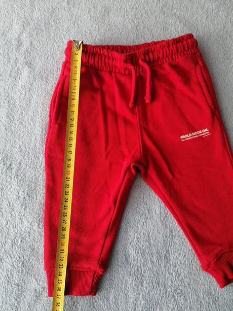 Červené teplaciky, zara,80