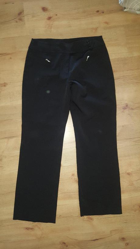 Čierne nohavice, 42