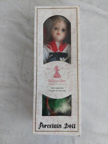 Porcelánová bábika zn.schneider,