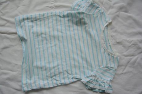 Kvalitné tričko s volánmi a pásikmi, next,128