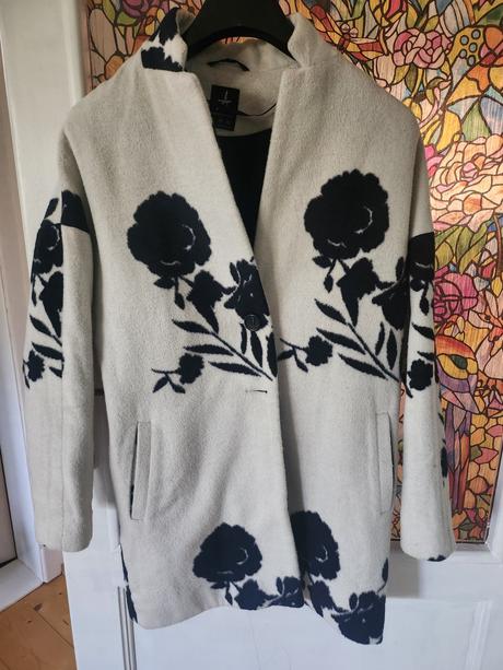 Krásny kabát s kvetmi, atmosphere,s