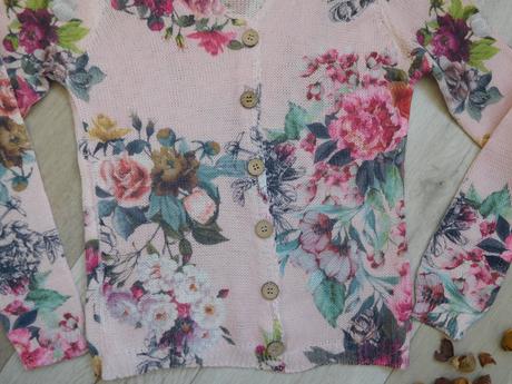 Pulovrík bavlnený kvety s,, s