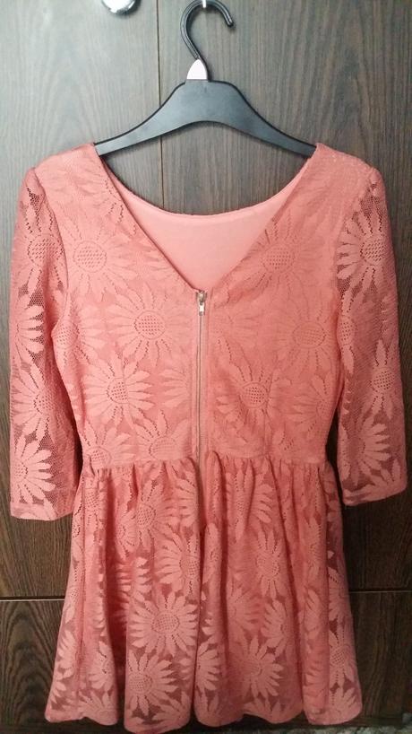 Čipkovane šaty, 38