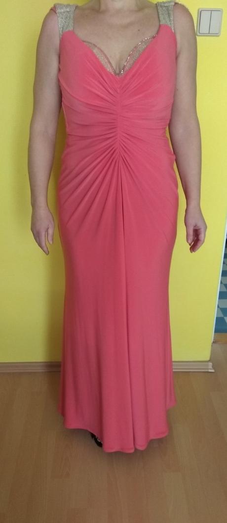 Spoločenské šaty, 42