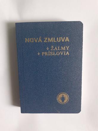 Predam knizku nova zmluva+ žalmy + príslovia, 