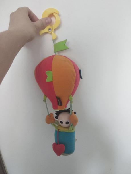 Hračka na kočík,