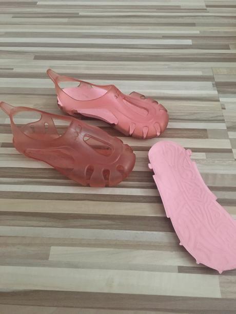 Gumenne sandalky do mora, 26