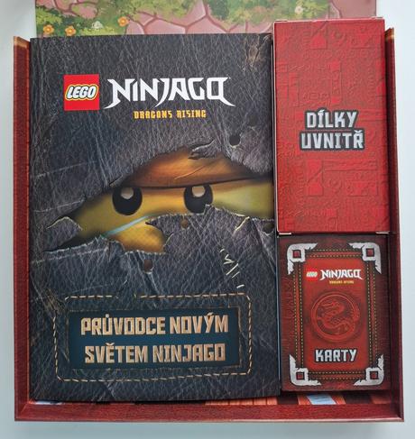 Kniha + príslušenstvo lego ninjago "bitevní box",