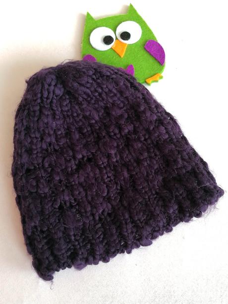 Tmavo fialová elegantná čiapka, 122