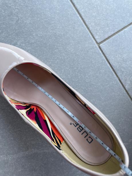 Lakované lodičky, 39