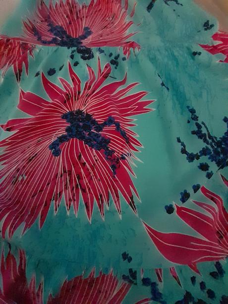 Letné tyrkysové šaty s kvetmi, m