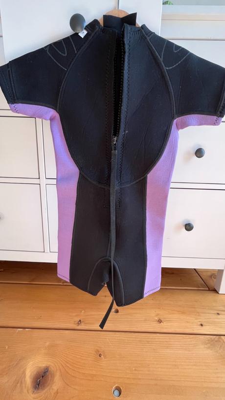 Krátky dievčenský neoprén 6-8r, 