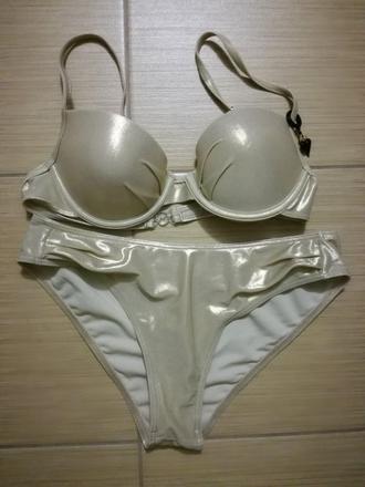 Zlaté plavky, timo,s