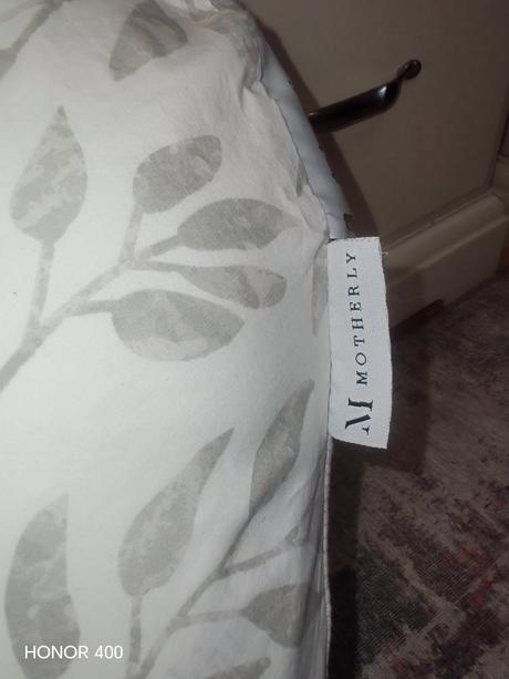 Vankúš na kojenie ingenuity elyse,