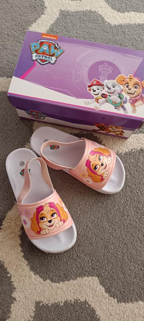 Krasne ako nove slapky 28, 28