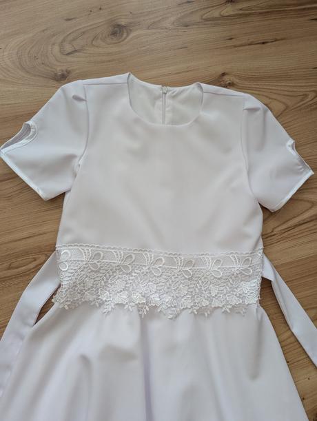 Šaty na sv.prijímanie, 134