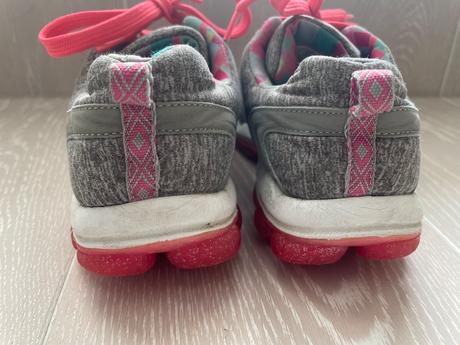Mäkkučké tenisky velk.36, skechers,36