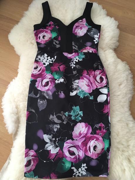 Kvetinové šaty s, s