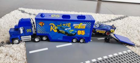Kamión "95" blesk mcqueen cars autá,
