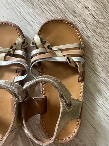 Sandálky, 27