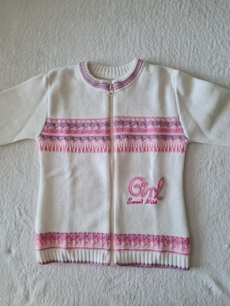 Dievčenský sveter veľ. 122, 122