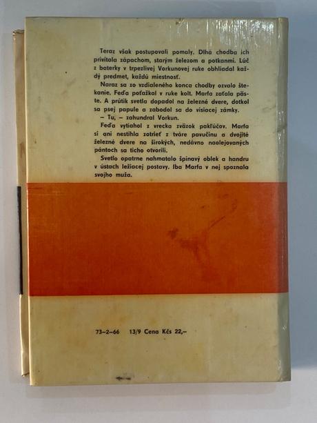 Kniha- mŕtvy chytá živého,