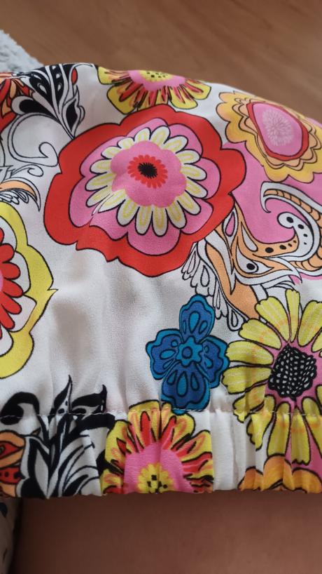 Letná blúzočka s volánom, 122