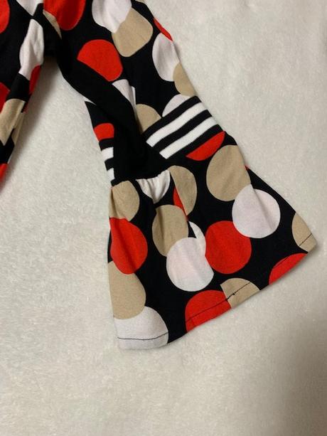 Krásne šaty s tylom a guličkami zn. magenta, l / m