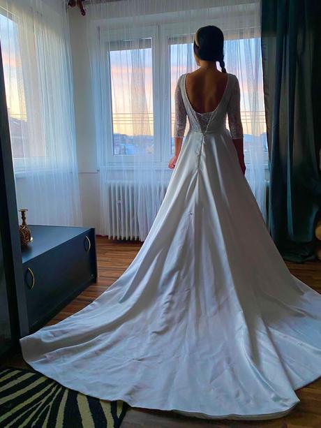 Predám svadobné saty, 36