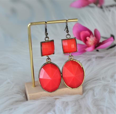 Červené náušnice,