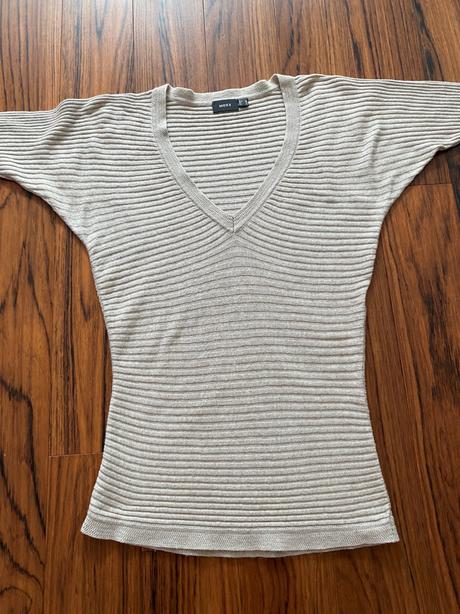 Béžový pulover s v výstrihom, mexx,xs