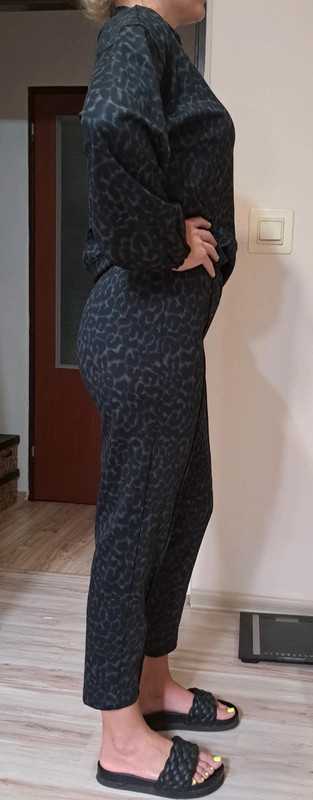 Krásny komplet nohavíc a mikiny značky f&f, f&f,m