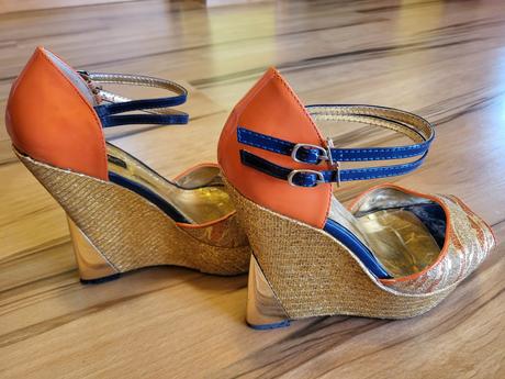 Extravagantné topánky, 37