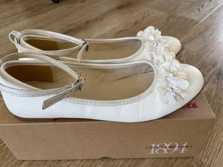 Poltopánky slávnostné, baťa,37