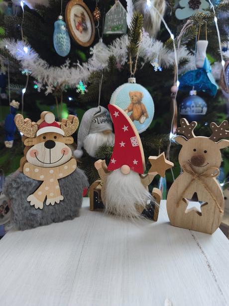 Dekorácie spolu tri kusy, 