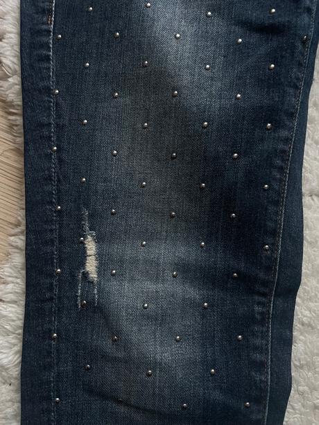 Tmavomodre vybijane rifle guess, guess,28