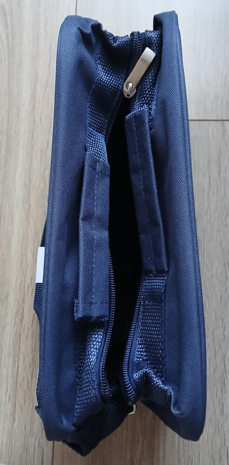 Cestovny kufor a kozmeticka taska, 